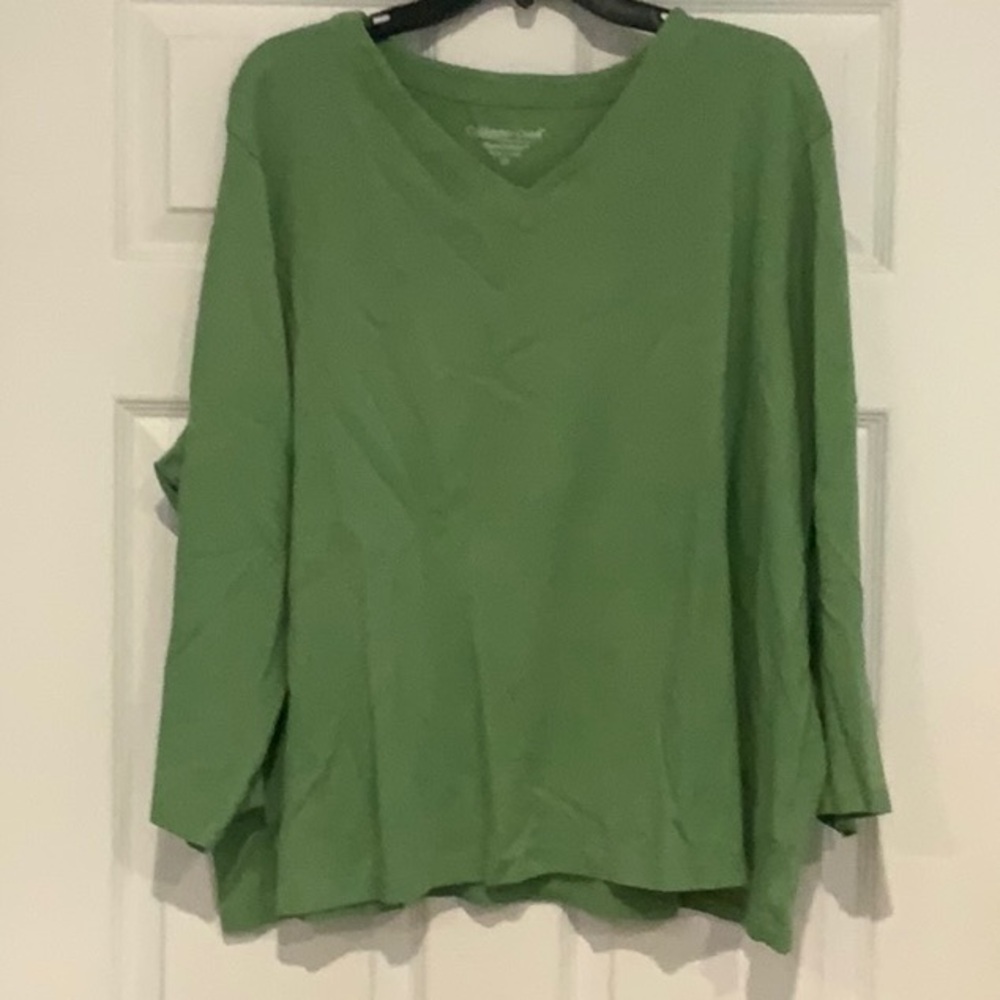Green V-Neck Long Sleeve Top
